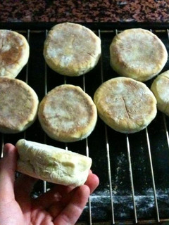 Una foto de Muffins ingleses a la plancha