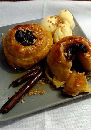 Una foto de Manzanas rellenas escondidas en hojaldre