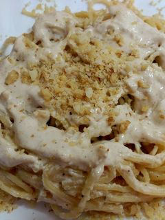 Una foto de Espaguetis con salsa de nueces