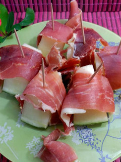 Una foto de Melon con jamón