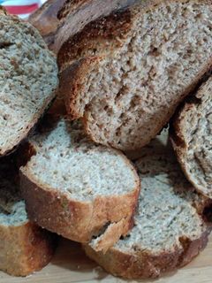 Una foto de Pan casero en horno de leña, con harina ya preparada, súper fácil