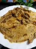 Filetes de pollo con setas, miel y mostaza 