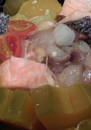 Hình của món cá hồi kho bí đỏ.
