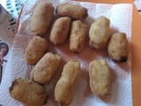 Croquetas de queso de cabra y cebolla caramelizada