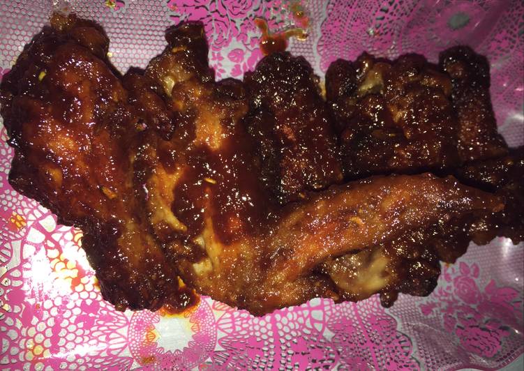 How To Make  BBQ Honey Sriracha Baked Chicken Wings