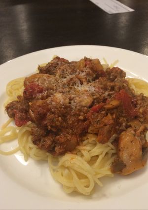 A picture of Simple Spaghetti Sauce with Pasta .