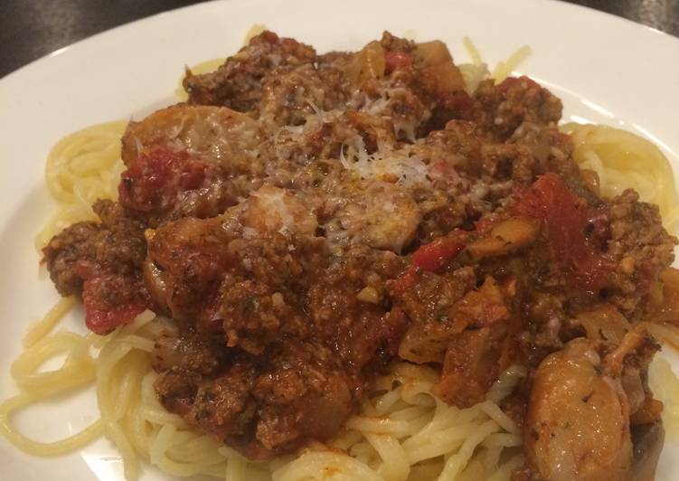 Steps to Prepare Any-night-of-the-week Simple Spaghetti Sauce with Pasta