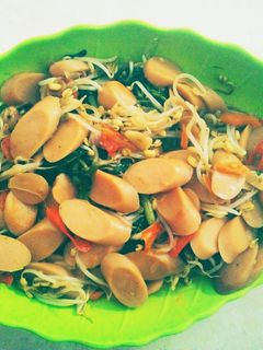 Foto resep Tumis kangkung toge + sosis saus tiram