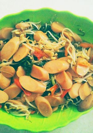 Foto resep Tumis kangkung toge + sosis saus tiram
