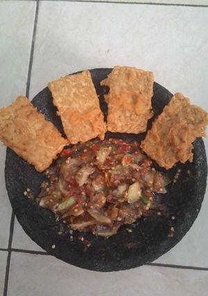 Foto resep Sambal mentah terong bundar krenyes