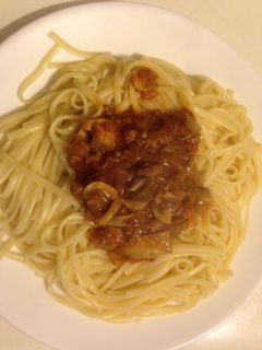 Una foto de Tallarines con salsa