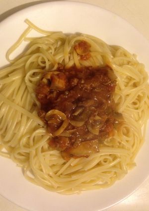 Una foto de Tallarines con salsa