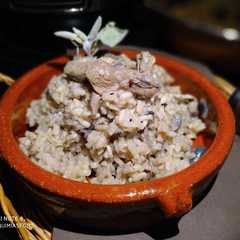 Una foto de Arroz con Pato, Champiñones y Trufa