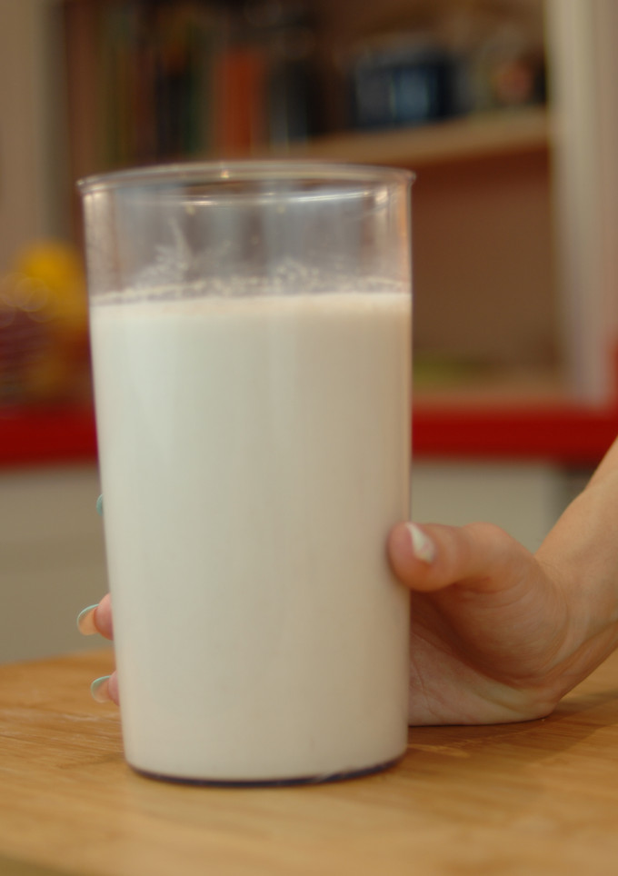 Una foto de Leche de almendras {FitKen} 