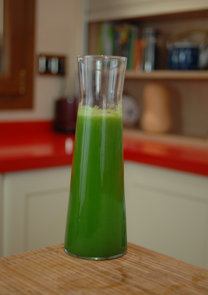 Una foto de Jugo de limón y pepino para bajar de peso {FitKen}