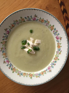 Una foto de Crema de apio y chayote