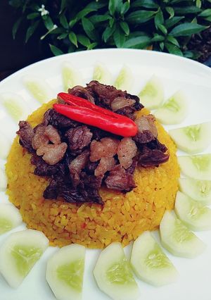 Foto resep Nasi goreng kunyit topping goreng kambing