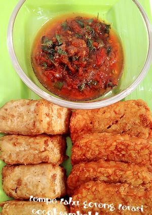 Foto resep Tahu tempe goreng terasi cocol sambel kemangi