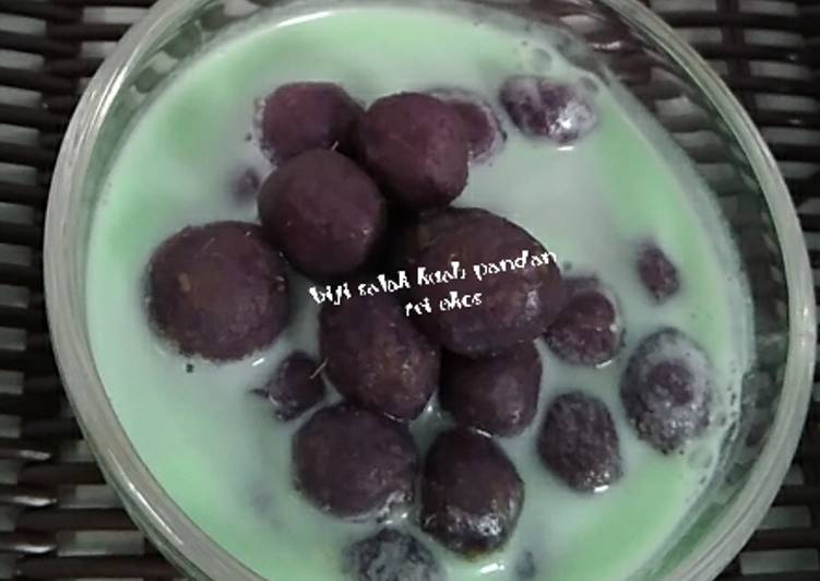 Biji salak kuah pandan