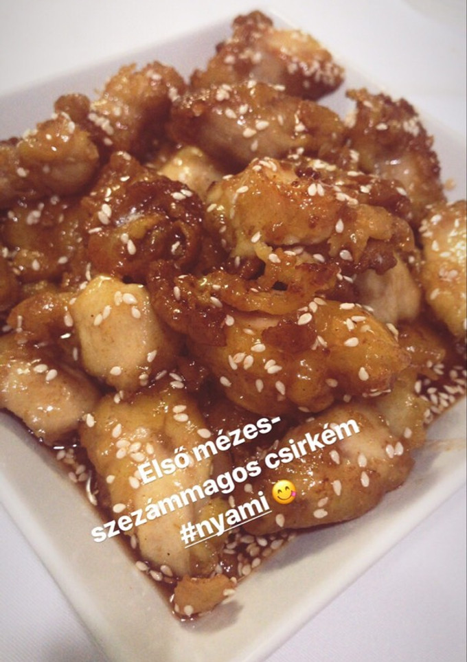Kínai szezámmagos-mézes csirke, sült tésztával recept fotója