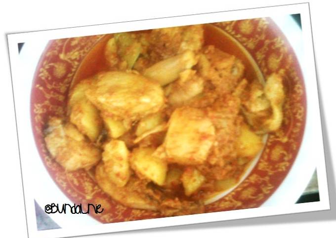 Rendang ayam kentang