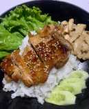 ข้าวหน้าไก่ทอดซอสเทริยากิ