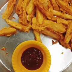 A picture of Aloo pakore.