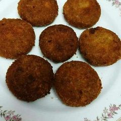 A picture of Yam kababs.