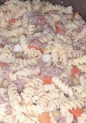 Una foto de Fideos con atún