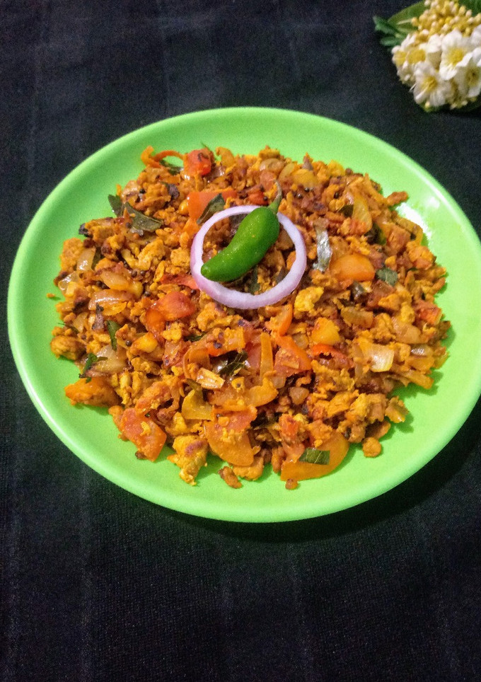 முட்டை தக்காளிப் புட்டு செய்முறை முக்கிய புகைப்படம்