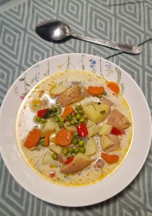 Újburgonyás, zöldborsós,kapros vegán leves recept fotója