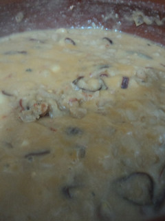 Una foto de Frijoles machacados rancheros con caldo de pollo y pelo de ángel de chiles las correa. México