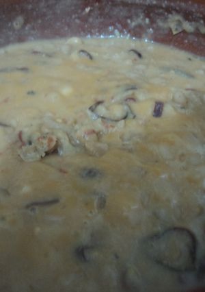 Una foto de Frijoles machacados rancheros con caldo de pollo y pelo de ángel de chiles las correa. México