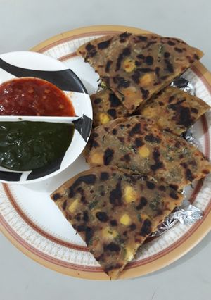 A picture of Methi Corn Thepla.