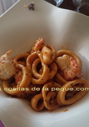Foto principal de Calamares en Salsa de Langostinos y Almendras (THERMOMIX)