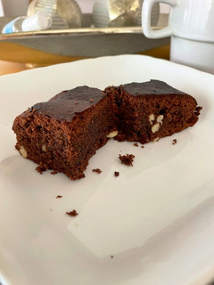 Una foto de Brownie de chocolate y frutos secos 🍫🫘