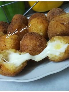 صورة لوصفة كرات البطاطا بالموزريلا