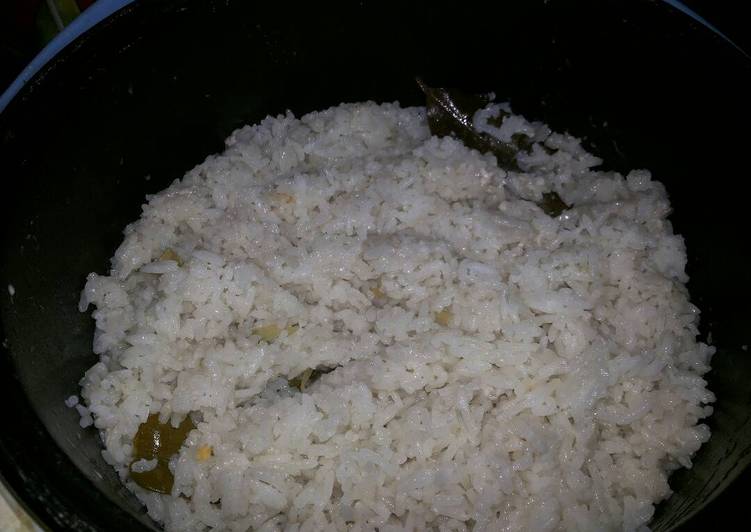 Cara Menghidangkan Nasi uduk santan gurih dan simpel Anti Ribet!