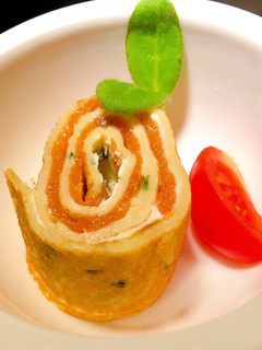 Foto di Rotolino di frittata con Philadelphia e salmone affumicato