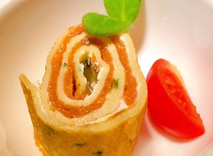 Foto di Rotolino di frittata con Philadelphia e salmone affumicato
