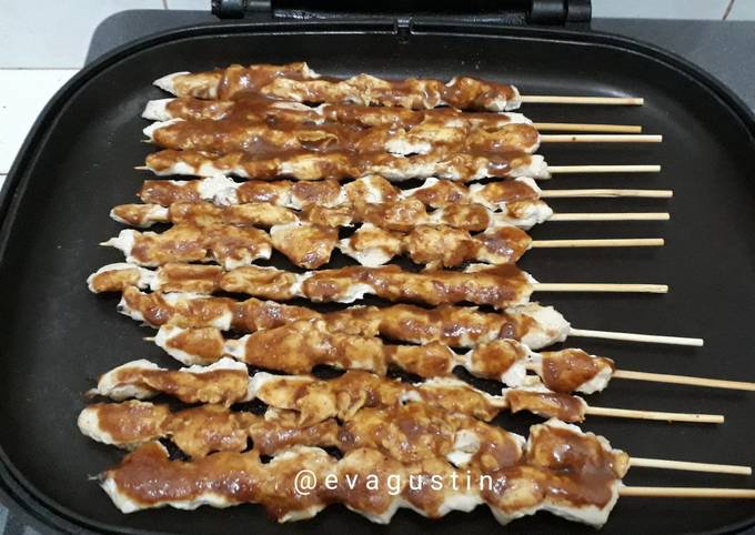 Resep Sate ayam bumbu kacang oleh Evayogustin - Cookpad