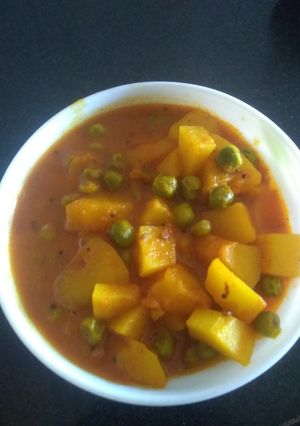 વટાણા, બટેટા નું શાક રેસીપી મુખ્ય ફોટો