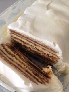 Una foto de Torta helada de galletas de champaña