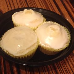 A picture of Lemon Muffins.