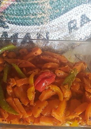 A picture of Carrots and green chillies relish.