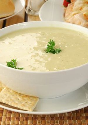صورة لوصفة طريقة عمل شوربة كريمة الدجاج بمكعبات الزبدة من لورباك