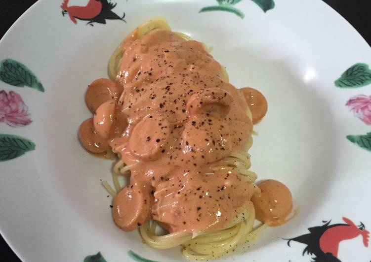 Recipe of Super Quick Homemade Pink Hot Dog Sauce with Spaghetti