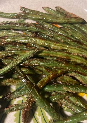 A picture of Air Fryer Garlic Green Beans.