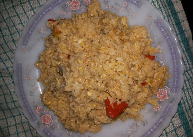 Cara Gampang meracik Nasi goreng ayam telor acak, Bisa Manjain Lidah