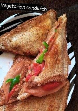 A picture of Brown bread vegan sandwich 😋.